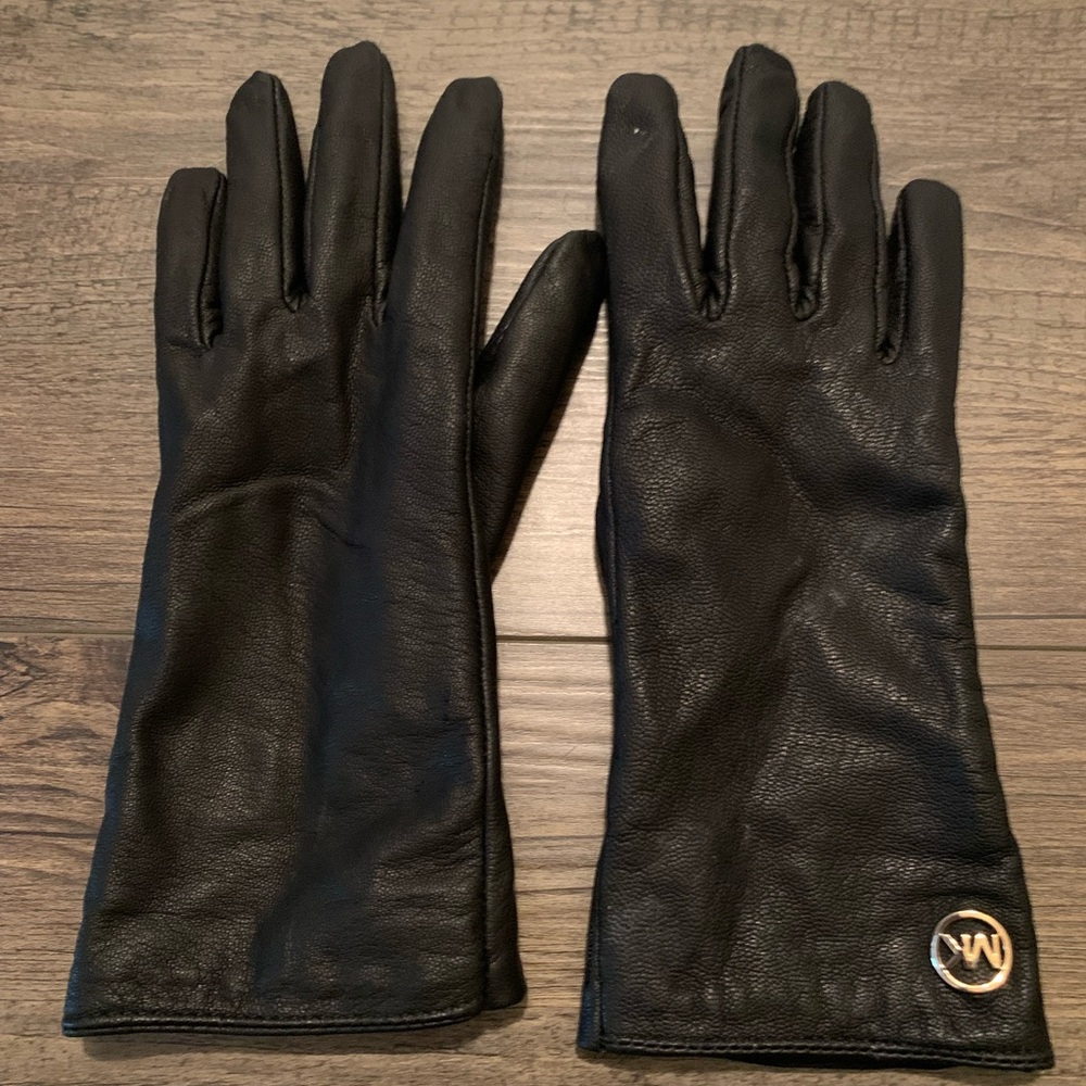MICHAEL KORS Elegant Touch Tip Black Leather Gloves